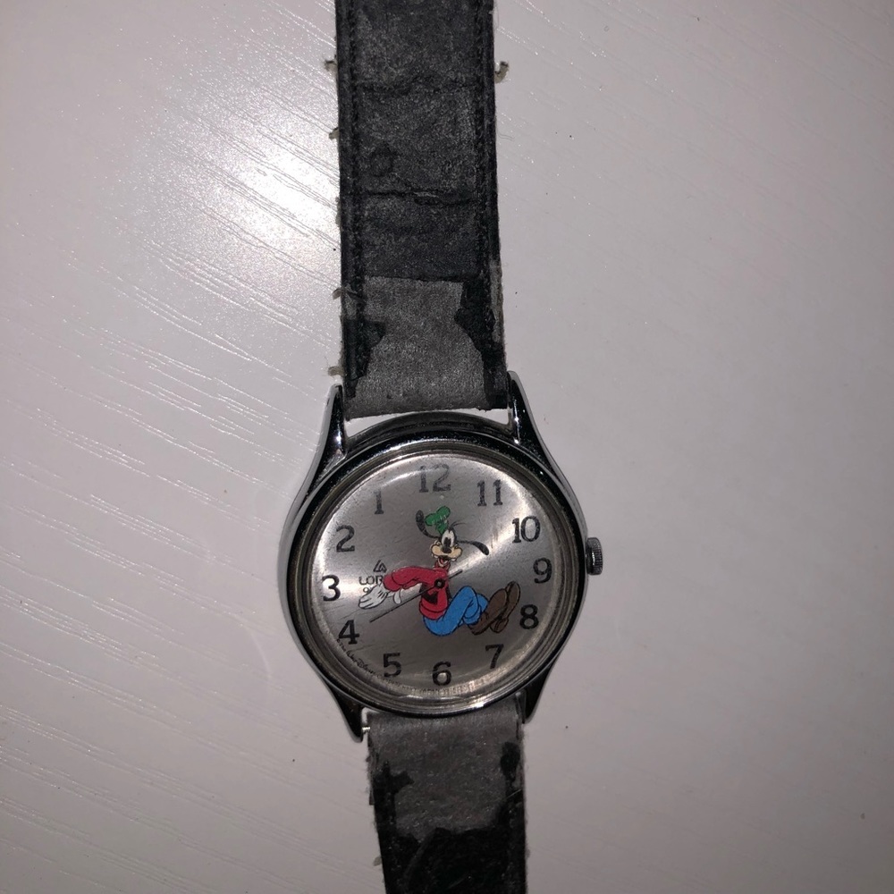 Backwards vintage goofy watch
